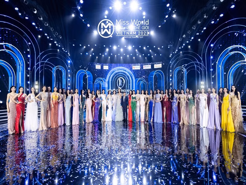 ...SBD 055 - Trần Thị Phương Nhung, SBD 119 - Nguyễn Hà My, SBD 123 - Hoàng Thu Huyền, SBD 039 - Nguyễn Thị Phượng, SBD 151 - Nguyễn Lê Hoàng Linh, SBD 203 - Nguyễn Hồng Thanh, SBD 174 - Đỗ Thuỳ Dung, SBD 079 - Trần Thị Khánh Ly, SBD 010 - Nguyễn Phương Linh, SBD 066 - Phạm Phi Phụng, SBD 068 - Mai Thị Hà Thu, SBD 102 - Đỗ Thị Phương Thanh, SBD 014 - Huỳnh Trần Ý Nhi, SBD 113 - Phùng Thị Hương Giang, SBD 512 - Huỳnh Minh Kiên, SBD 211 - Bùi Khánh Linh và SBD 420 - Trần Thị Thoa Thương. Ảnh: Fanpage.