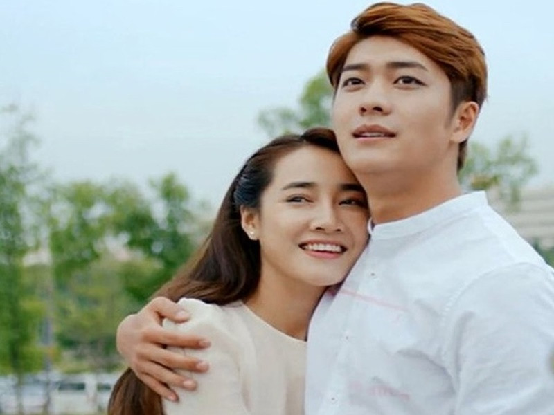 Năm 2015, Nhã Phương nổi tiếng khi đóng Tuổi thanh xuân. Vai diễn trong phim giúp cô giành giải Gương mặt diễn viên nữ ấn tượng tại VTV Awards 2015 và giải Nữ diễn viên điện ảnh/truyền hình được yêu thích nhất tại giải Mai vàng lần thứ 21. Ảnh: Zing.