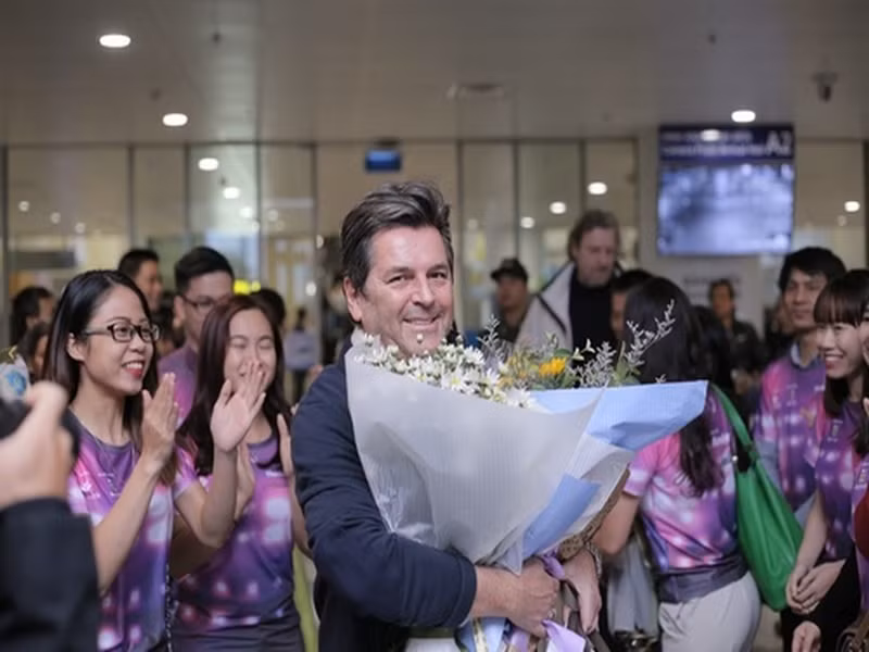 Danh ca Thomas Anders của ban nhạc đình đám một thời Modern Talking chia sẻ rằng, ông rất thích món nem rán và bún chả. Ảnh: Dân Việt.