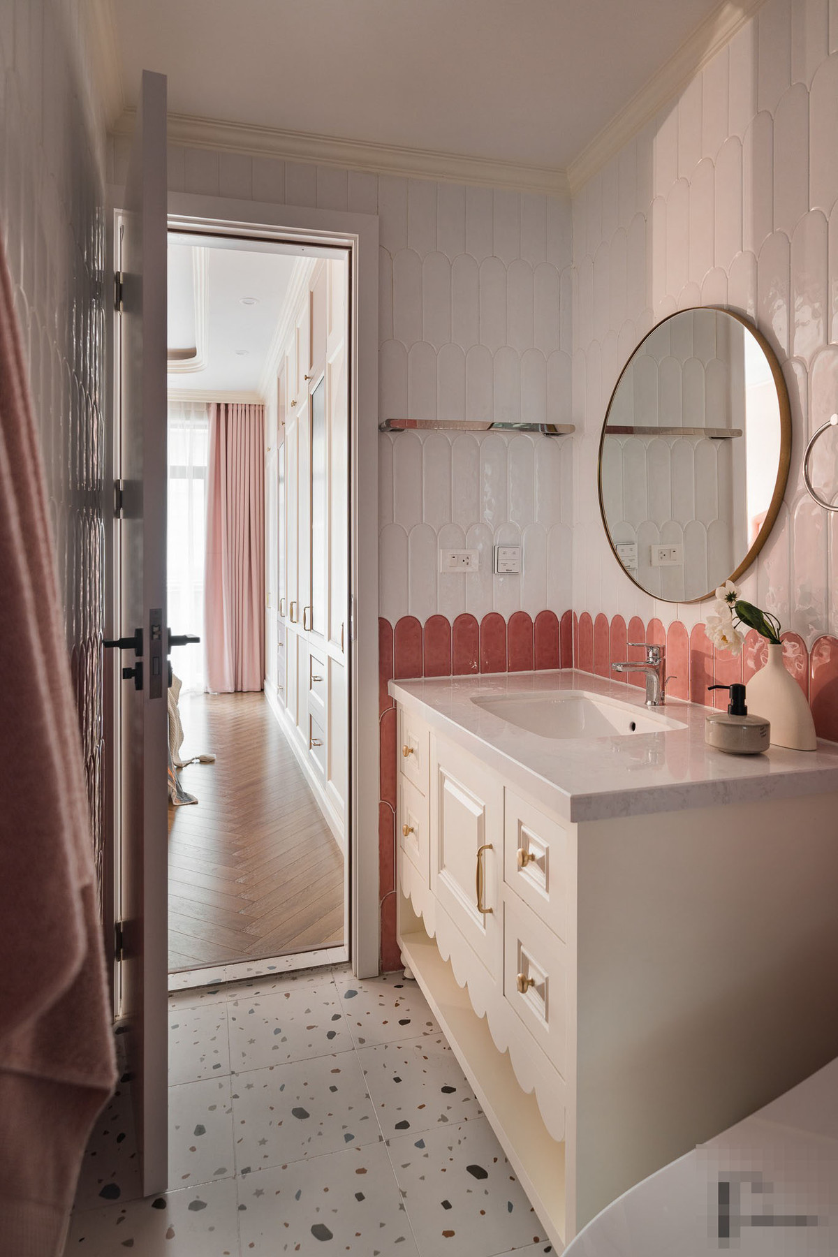 Để thuận tiện cho các thành viên trong quá trình sinh sống, sử dụng, nhóm thiết kế bố trí phòng nào cũng có vệ sinh riêng.