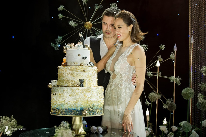 Đám cưới của Phương Mai diễn ra vào ngày 15/6/2019. Nữ MC khẳng định ông xã không phải là đại gia hay "rich kid". Anh sống vô cùng bình dị. Đến tháng 2/2020, vợ chồng Phương Mai mới đăng ký kết hôn. Ảnh: FBNV.