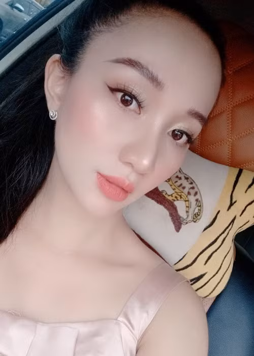 Bà xã Lê Dương Bảo Lâm năm nay 31 tuổi, từng 3 lần sinh nở.