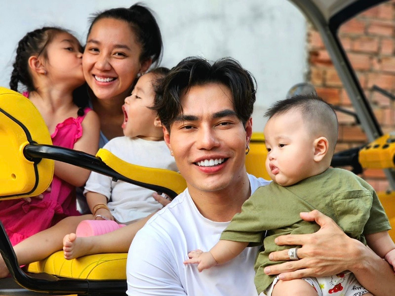 Vợ Lê Dương Bảo Lâm thường xuyên mặc đồ bộ. Bởi vậy, cô bị nhiều khán giả chê xuề xòa. Lê Dương Bảo Lâm bênh vực vợ. Anh cho biết, vợ anh cả ngày luôn bận rộn chăm sóc cho các con nên mặc đồ bộ. Ngoài ra, Quỳnh Quỳnh cũng không kịp thay đồ sang trọng khi xuất hiện trong các clip của anh bởi anh hay đột ngột ghi hình.