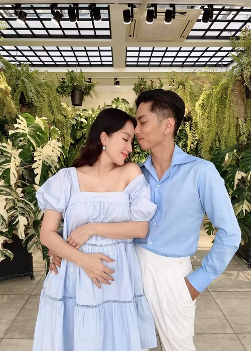 Phan Hiển so sánh sự thay đổi tâm trạng của Khánh Thi khi mang bầu với sự thay đổi của thời tiết. Ảnh: FBNV.