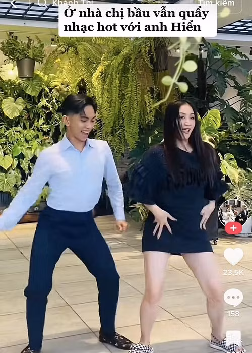 Khánh Thi mang bầu lần 3 nhưng vẫn năng động. Ảnh: Saostar.