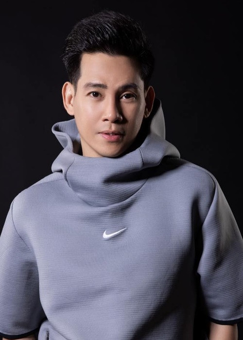 Công việc bán hàng online giúp nam ca sĩ đủ tiền để trang trải cuộc sống của bản thân và lo cho những người thân. Ảnh: Zing.