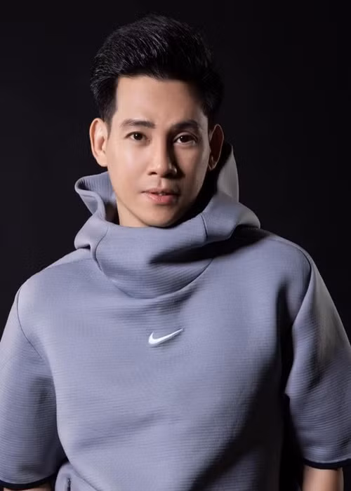 Công việc bán hàng online giúp nam ca sĩ đủ tiền để trang trải cuộc sống của bản thân và lo cho những người thân. Ảnh: Zing.