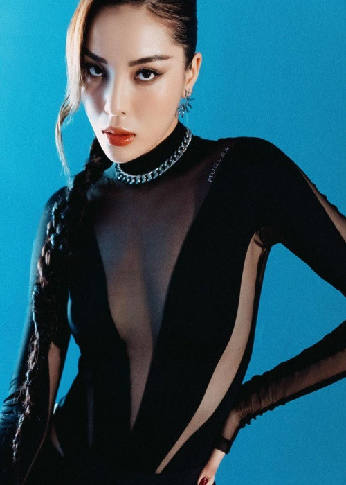 Kỳ Duyên là Hoa hậu Việt Nam 2014. Dù không xuất thân là người mẫu chuyên nghiệp, chân dài gốc Nam Định vẫn được nhiều nhà thiết kế giao vị trí vedette. Ảnh: FBNV.