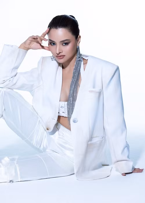 Năm 2004 và 2005, cô tham gia Hoa hậu Phụ nữ Việt Nam qua ảnh. Cả 2 lần, siêu mẫu Vũ Thu Phương đều dừng chân ở top 10. Ảnh: FBNV.