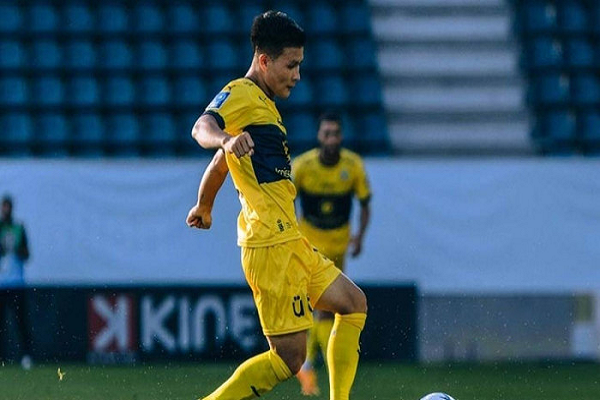 Doi bong Phap phai chi hon 1 ty cho ban thang cua Quang Hai