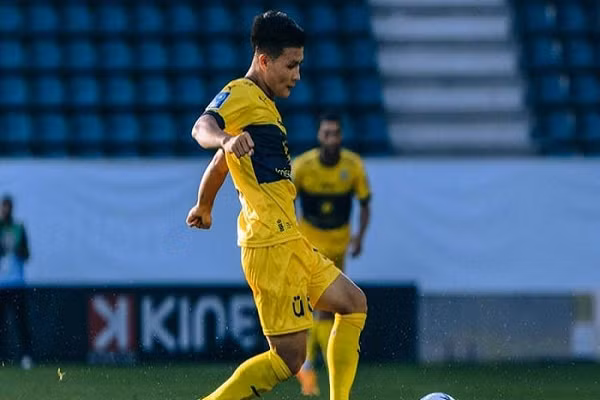 Doi bong Phap phai chi hon 1 ty cho ban thang cua Quang Hai