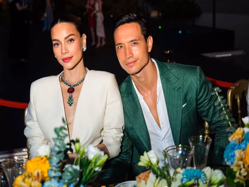 Cách đây không lâu, Kim Lý cho biết, anh và Hà Hồ sẽ tổ chức đám cưới cuối năm nay. Sau đó, Hồ Ngọc Hà chia sẻ, để hôn lễ được tổ chức chỉn chu, vợ chồng cô đang cân nhắc làm đám cưới vào tháng 1/2024.