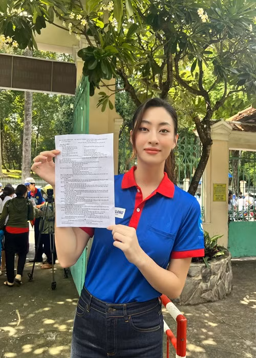 Lương Thùy Linh chia sẻ, đối với những bạn chưa có nhiều kinh nghiệm, trải nghiệm trong cuộc sống sẽ rất khó để phân tích được một cách sâu sắc về lẽ sống.