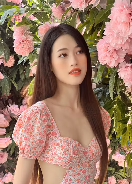 Sau cuộc thi Miss Grand Vietnam 2022, Minh Thư tập trung cho việc học ở trường Đại học Kinh tế - Đại học Đà Nẵng. Ảnh: FBNV.