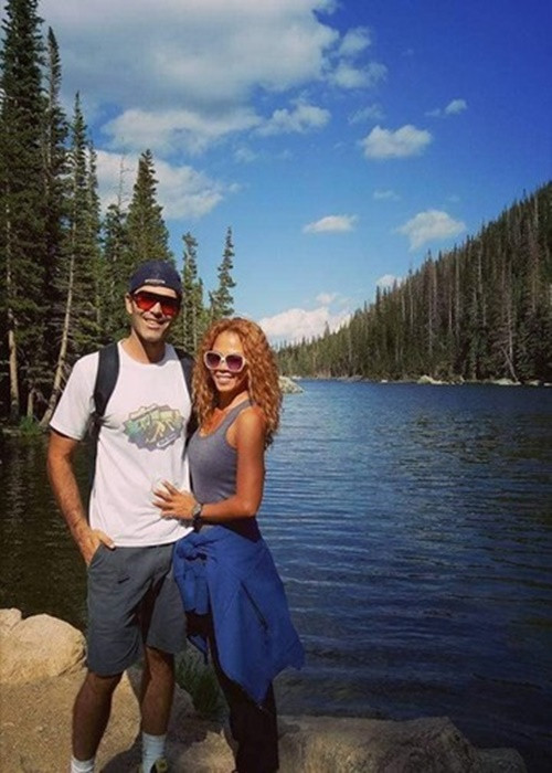 Thúy Uyên chia sẻ, khoảng cách tuổi tác lại giúp vợ chồng cô bù trừ cho nhau. “Một người đàn ông trưởng thành họ lại thích phụ nữ độc lập, mạnh mẽ và hiểu được gia đình cần gì”, nữ ca sĩ tâm sự trong cuộc phỏng vấn với Zing. Ảnh: FBNV.