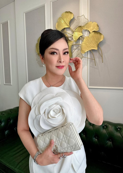 Mới đây, ca sĩ Quang Lê tiết lộ, bạn trai của ca sĩ Như Quỳnh kém cô 12 tuổi. Ảnh: FBNV.