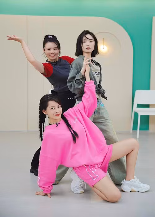 Cung Lâm Na thường làm bữa sáng cho Chi Pu khi sống ở nhà chung. Cô chia sẻ với Phụ Nữ Việt Nam: "Lần nào em ấy cũng ăn hết và nói rằng rất thích đồ ăn tôi làm". Ảnh: FBNV.