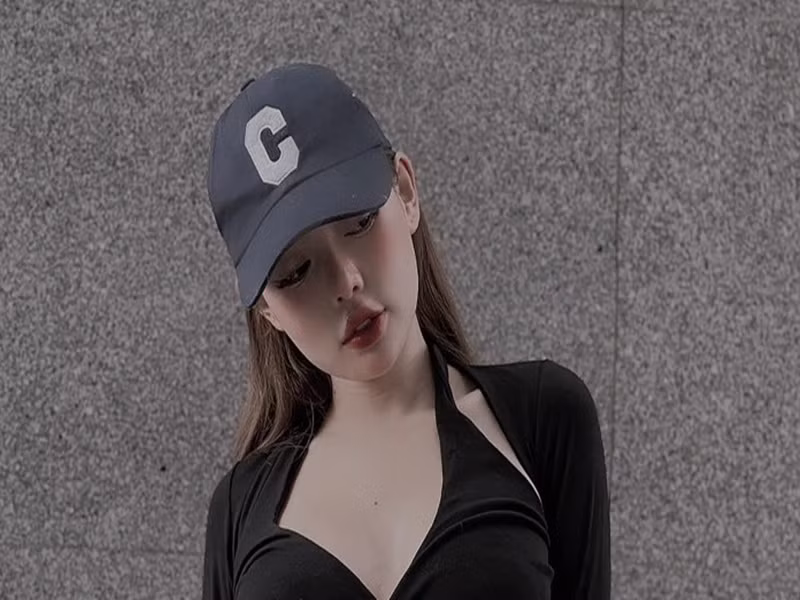 Na Thỏ chia sẻ rằng “Lúc đầu chỉ là chơi tiktok cho vui nhưng không ngờ bản thân mình lại được quan tâm và trở nên nổi tiếng như vậy”. Chính những sự quan tâm của mọi người, nhiều người đã biết đến Na Thỏ, những mẫu váy Na Thỏ mặc đều được các cô gái thi nhau săn lùng, mỗi trang phục Na Thỏ diện trên người đều nhận được vô cùng đông đảo sự quan tâm từ giới trẻ.