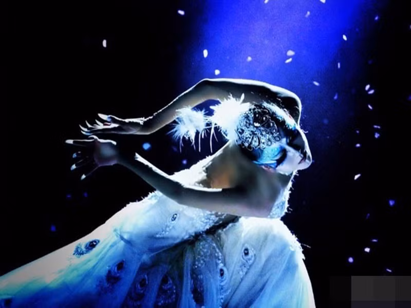 Mai Siêu Phong của phim Anh hùng xạ điêu (bản năm 2003) nổi tiếng nhờ vở múa Khổng Tước Vũ. Từ vở múa này, Dương Lệ Bình được mệnh danh là “Công chúa Khổng Tước”. Ảnh: Yan.