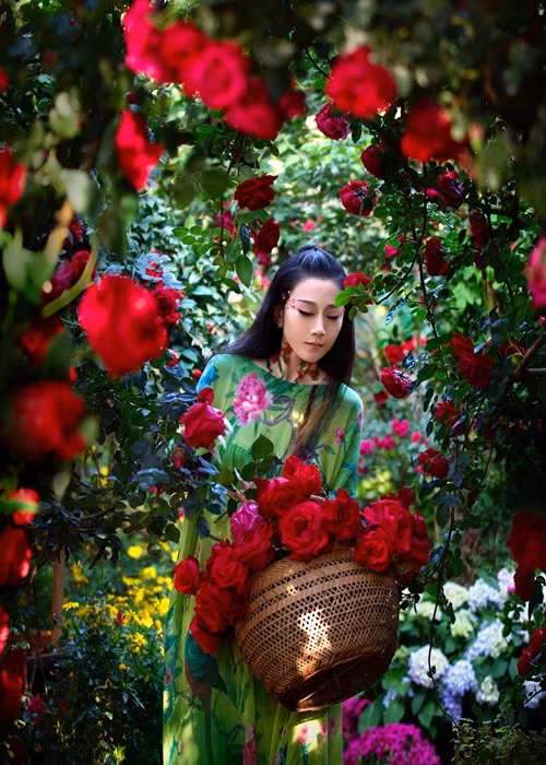 Tổng khối tài sản của mỹ nhân họ Dương lên đến 150 triệu USD. Ảnh: Zing.