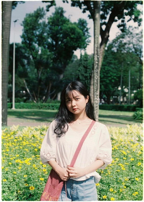 “Tôi sẽ thi đại học một chuyên ngành khác để làm kinh tế. Song song đó tôi mong muốn tiếp tục con đường diễn xuất. Tôi nghĩ việc học thêm một ngành để làm kinh tế, đồng thời, một diễn viên có kiến thức thì sẽ được ủng hộ nhiều hơn”, Thanh Mỹ chia sẻ. Ảnh: FBNV.