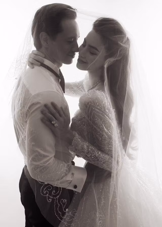 Mới đây, Kim Lý cho biết, anh và Hồ Ngọc Hà sẽ tổ chức hôn lễ vào cuối năm. Ảnh: FBNV.