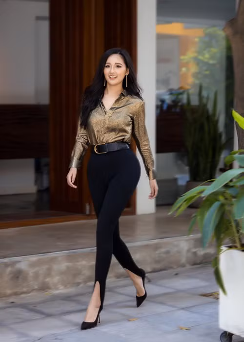 Năm 2020, Mai Phương Thúy cho biết, vòng ba của cô lên đến 105cm. Khi đăng quang Hoa hậu Việt Nam 2006, cô sở hữu vòng ba 95cm. Ảnh: Dân Việt.