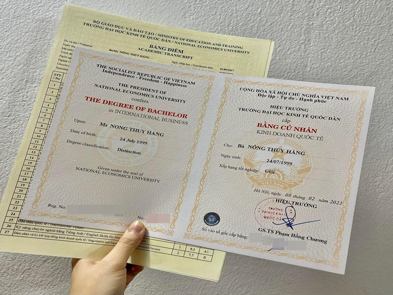 Mới đây, Nông Thúy Hằng khoe tốt nghiệp bằng giỏi ngành Kinh doanh quốc tế của trường Đại học Kinh tế Quốc dân. Ảnh: FBNV.