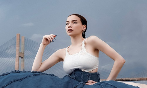 Sao Viet nao cover “Co don tren sofa” dinh nhat?