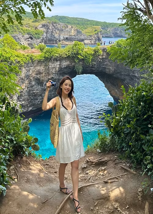 Chi Pu có những chuyến du lịch sang chảnh tại các địa điểm nổi tiếng trong và ngoài nước.