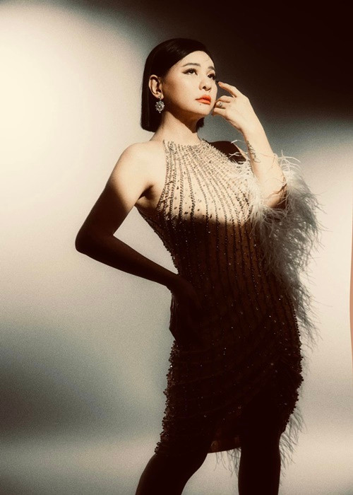 Cát Phượng sau chia tay Kiều Minh Tuấn: Có tình mới, ngày càng xinh Cat Phuong sau chia tay Kieu Minh Tuan: Co tinh moi, ngay cang xinh