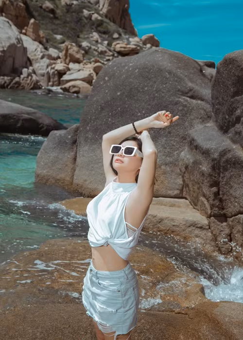 Cát Phượng kết thúc mối tình với Kiều Minh Tuấn vào tháng 2/2021. Đến năm 2022, cô xác nhận chuyện chia tay.