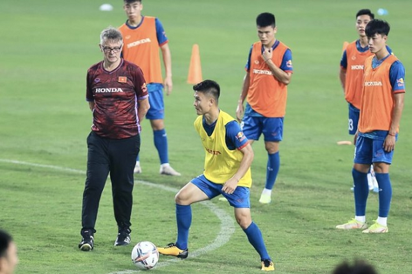 Quang Hai van la ngoi sao trong mat dan em o tuyen Viet Nam