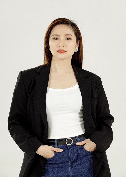 Diễn viên Thanh Thúy thuê tới 3 người giúp việc: 1 người phụ trách chăm sóc cu Tết và bé Cà Phê vào ban ngày, 1 người chuyên nấu nướng, dọn dẹp, 1 người hỗ trợ Thanh Thúy những việc vặt cho cu Tết vào ban đêm. Ảnh: FBNV