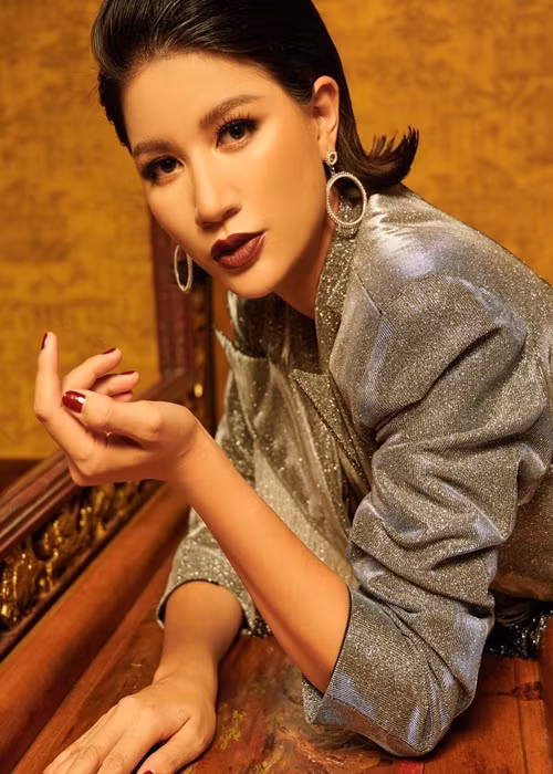 Trang Trần cho biết, tuần đầu tiên bảo mẫu nhận 6 triệu đồng, lương khi thử việc là 7 triệu đồng và sẽ thưởng thêm nếu làm tốt.