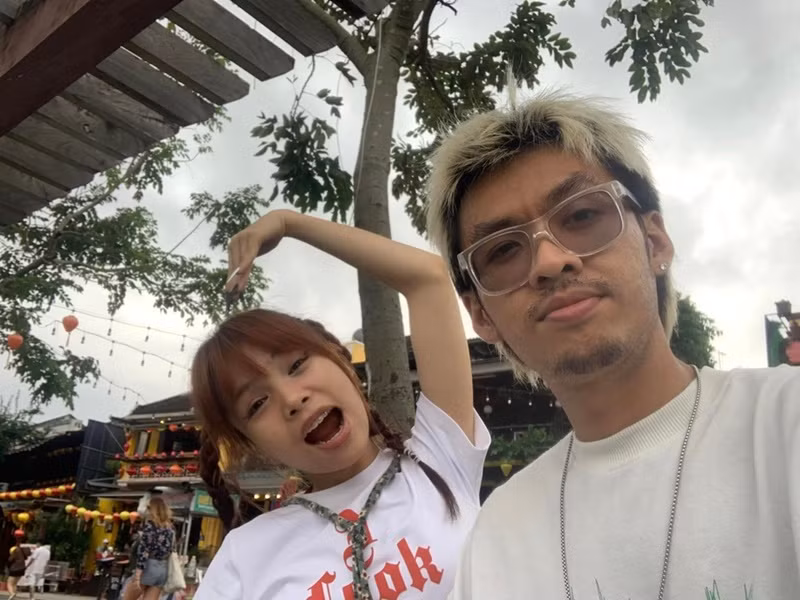 Minh Lai - Liu Grace thường xuyên đi ăn uống, du lịch cùng nhau. Ảnh: Zing.