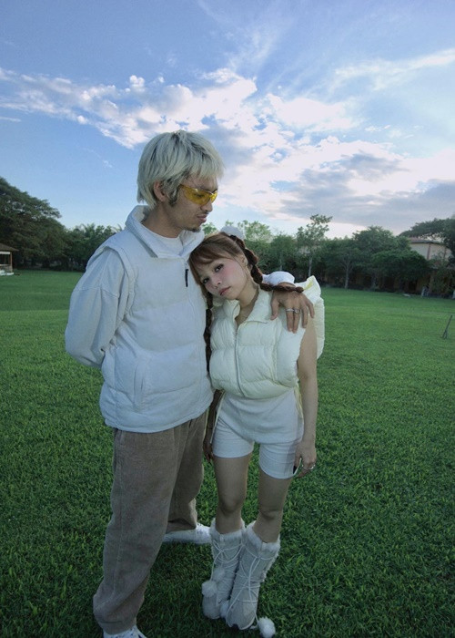 Minh Lai và Liu Grace thường xuyên ăn mặc đồng điệu. Ảnh: FBNV.