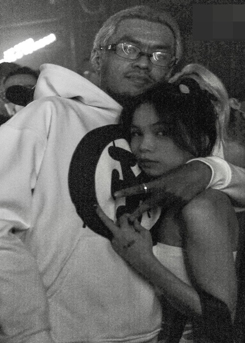 Nam rapper tỏ ra chiều chuộng bạn gái khi thường làm phó nháy cho Liu Grace. Ảnh: Instagram.