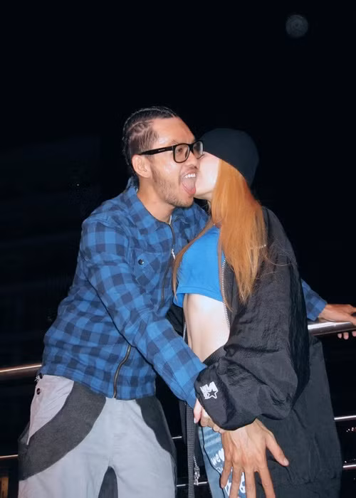 Minh Lai - Liu Grace có nhiều khoảnh khắc tình tứ ở đời thường. Ảnh: FBNV.