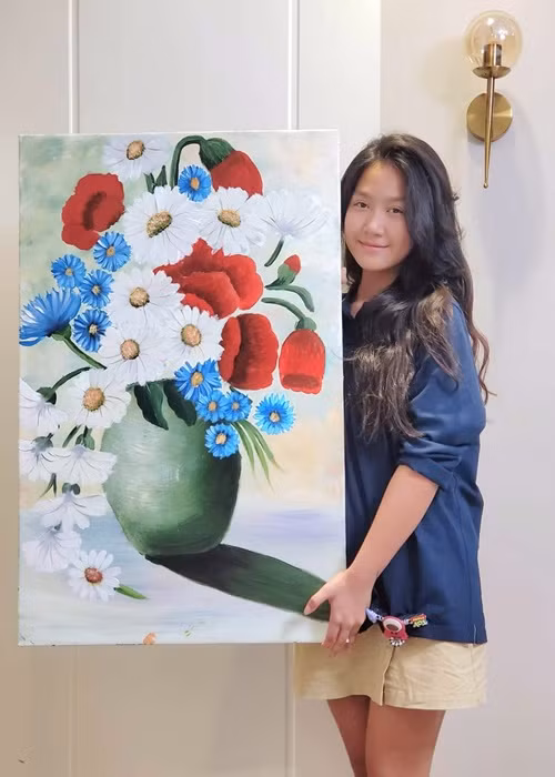 Con gái Mạnh Trường còn có khả năng vẽ tranh.