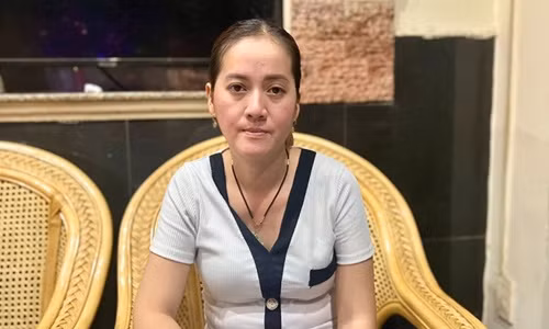 Con gai NSUT Vu Linh tra lai tien cho nguoi ham mo