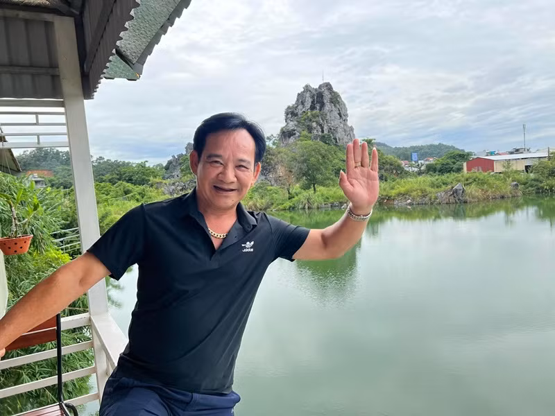 Quang Tèo hiếm khi chia sẻ hình ảnh vợ con trên mạng xã hội. Ảnh: FBNV.