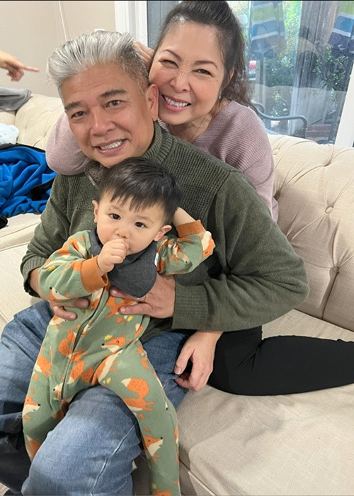 Lê Tuấn Anh làm đám cưới với Hồng Vân năm 2003. Vợ chồng anh có một cô con gái chung. Gần đây, Lê Tuấn Anh khiến nhiều người bất ngờ khi giảm được 42kg. Ảnh: FBNV.