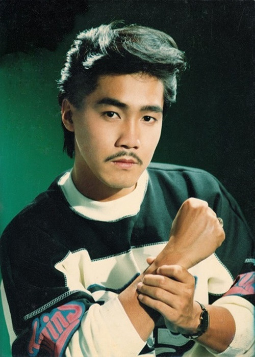 Lý Hùng tham gia nhiều bộ phim thương mại ăn khách những năm 1990. Theo Vietnamnet, thời trẻ, Lý Hùng được Guiness Việt Nam ghi kỷ lục là nam diễn viên có cát-sê cao nhất Việt Nam, với con số 30 triệu đồng/tập, trong khi vàng thời đó có 400.000 đồng/chỉ. Ảnh: Khám Phá