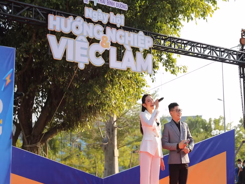 Sự xuất hiện của Hoa hậu Hòa bình Quốc tế 2021 luôn thu hút sự chú ý của khán giả.