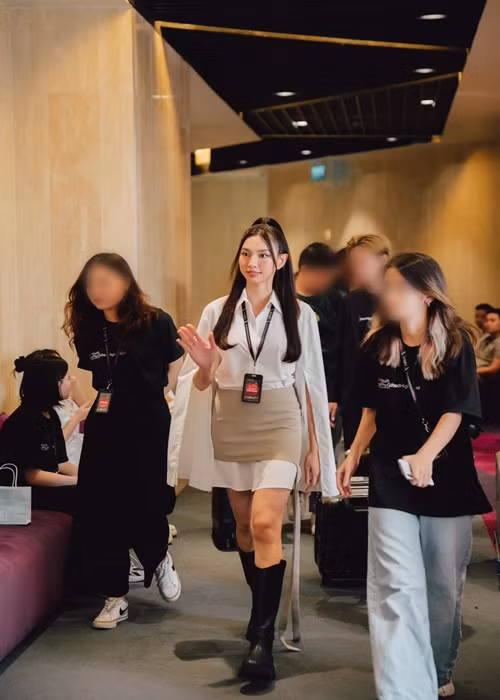 Người đẹp làm đại sứ thương hiệu, tham gia các sự kiện.