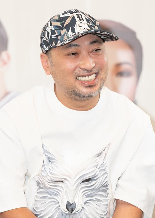 Năm lớp 11, Quang Dũng có nụ hôn đầu tiên. Ảnh: FBNV.