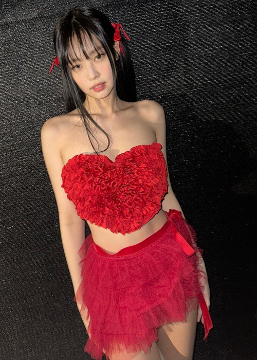 Jennie sinh năm 1996, là thành viên của BlackPink - nhóm nhạc Hàn Quốc nổi tiếng. Ảnh: Instagram.