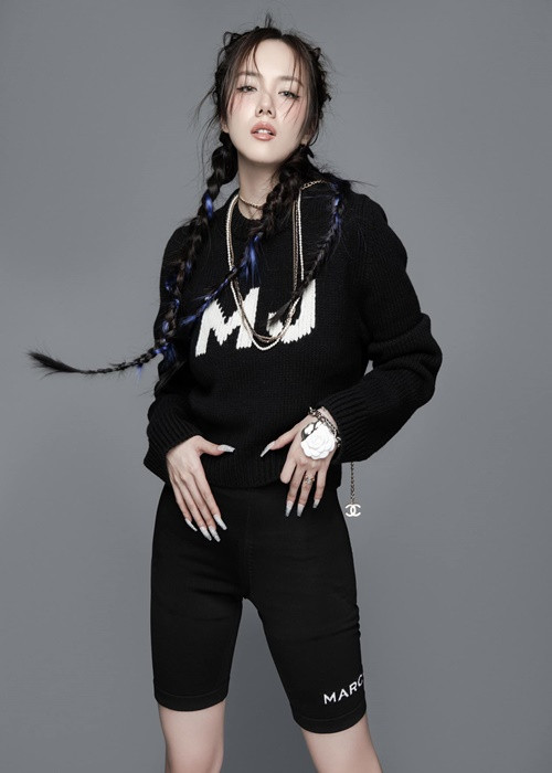 Nhờ tài năng ca hát, Phương Ly thoát bóng em gái Phương Linh.