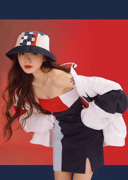 Em gái Phương Linh sở hữu một số hình xăm.